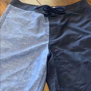 Hollister hybrid size L